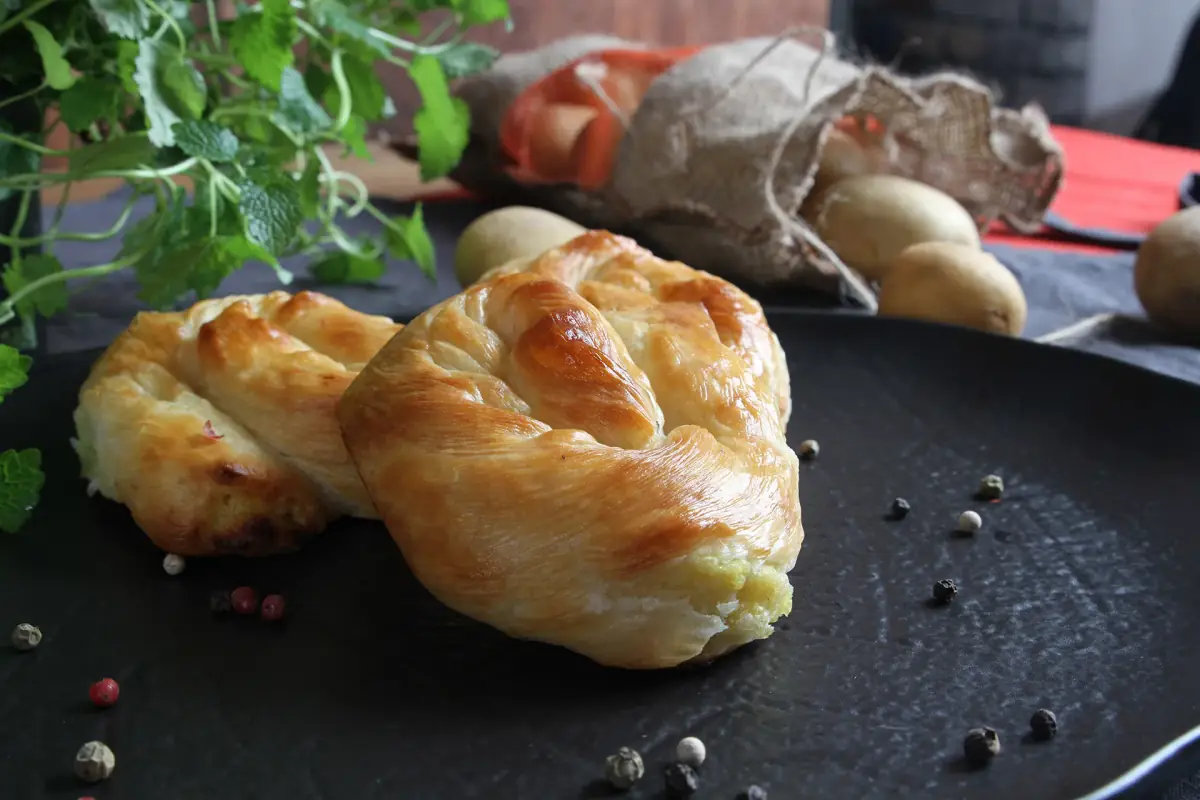 Patatesli Kır Pidesi